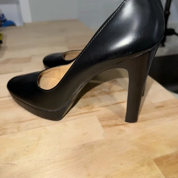 Michael Kors Classic Black Heels - Picture 2 of 3